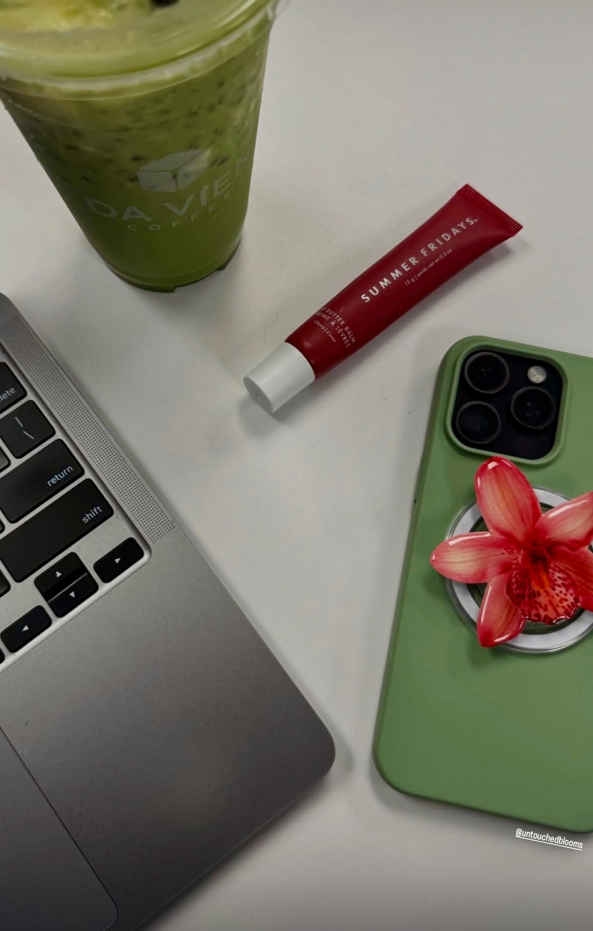 Pink petal MagSafe