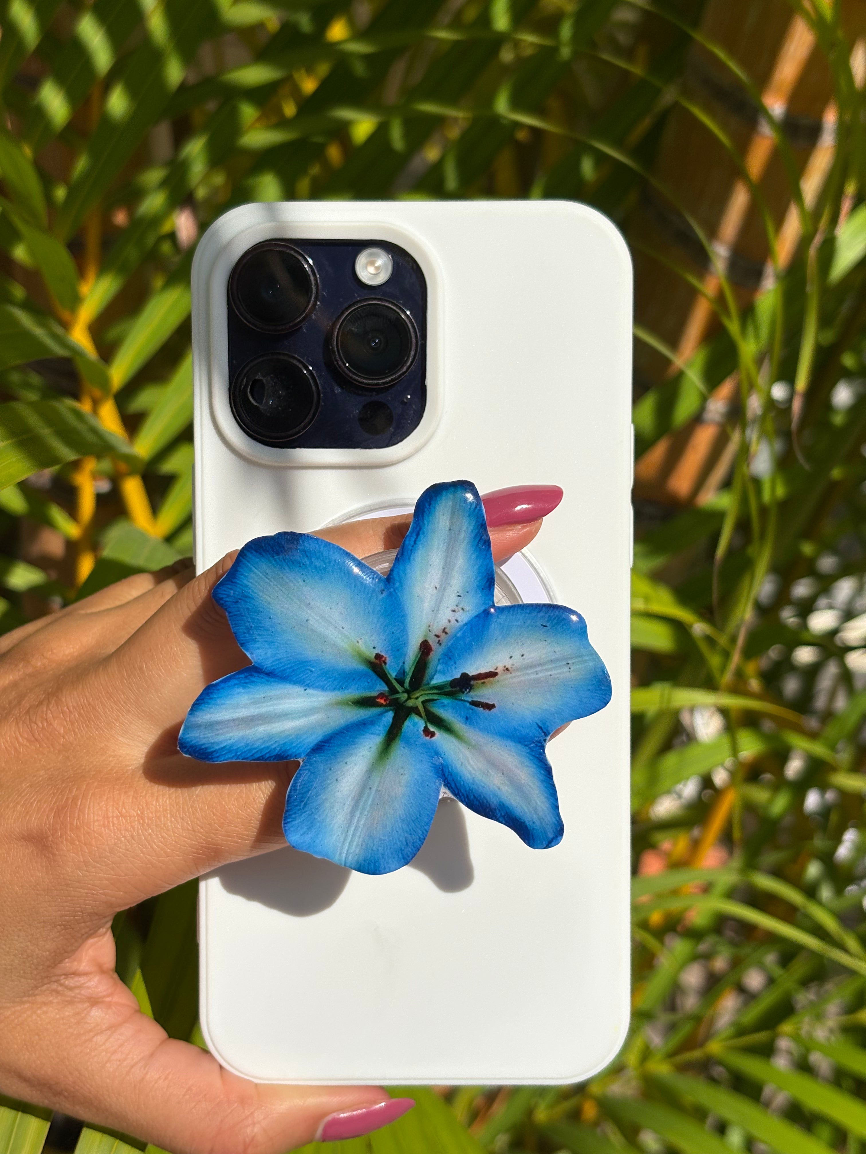 Blue Lily MagSafe